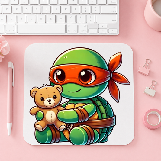Söt Baby Ninja Turtle med Nallebjörn | 20cm x 24cm
