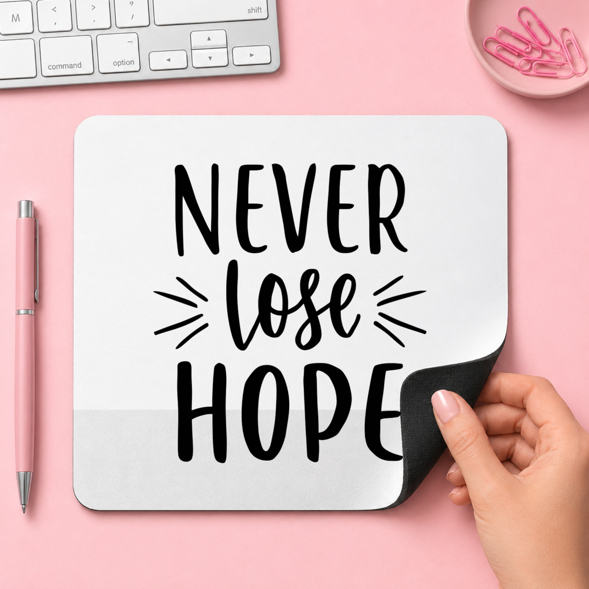 NEVER lose HOPE | 20cm x 24cm